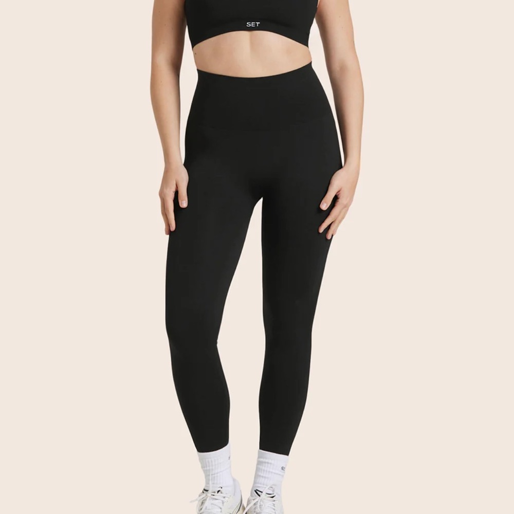SET Active Black sculptflex leggings